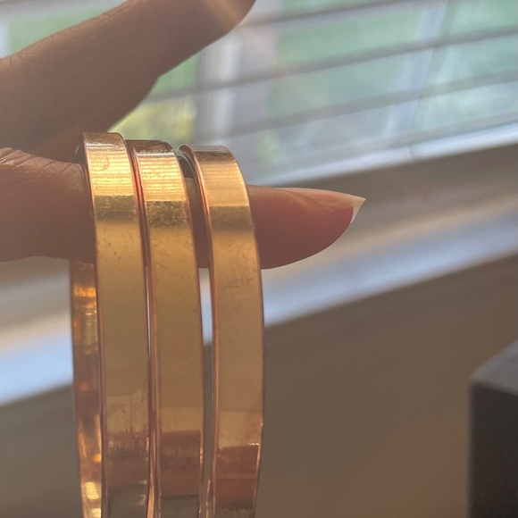 Gold Square Bangles - Picture 4 of 6